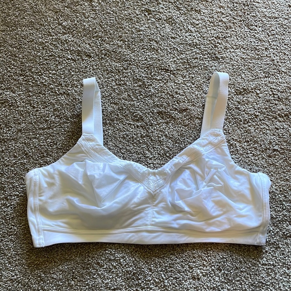 36DD Wacoal White Wireless Bra - Excellent Used Condition